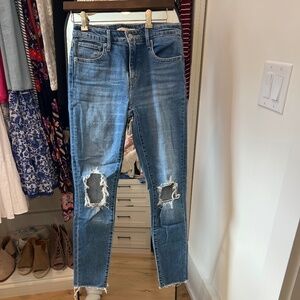 Levi’s 721 High Rise Skinny Jean